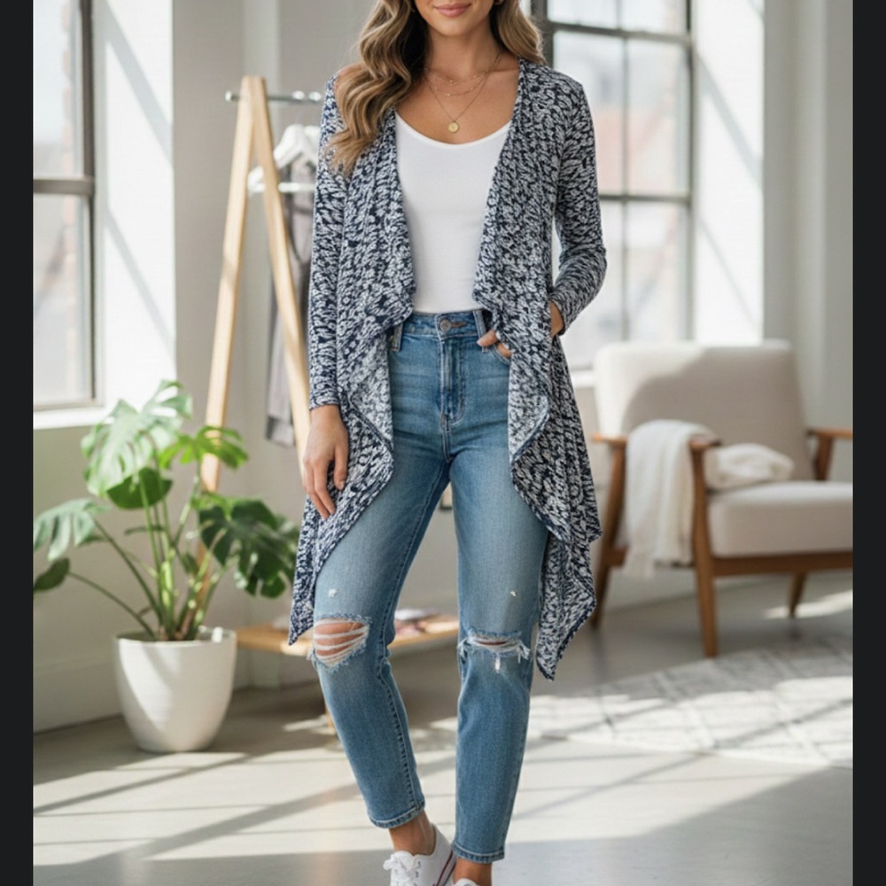 Point Zero Blue and White Patterned Women's Cardigan with Hood